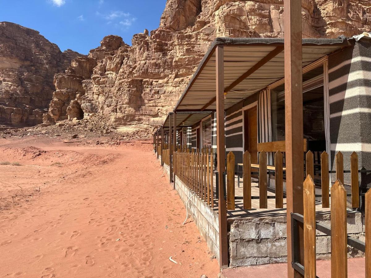 Bed and Breakfast Titanic Camp Wadi Rum Zewnętrze zdjęcie