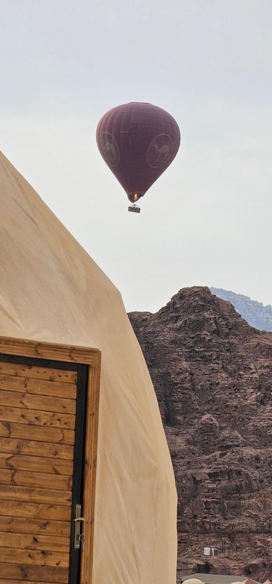Bed and Breakfast Titanic Camp Wadi Rum Zewnętrze zdjęcie