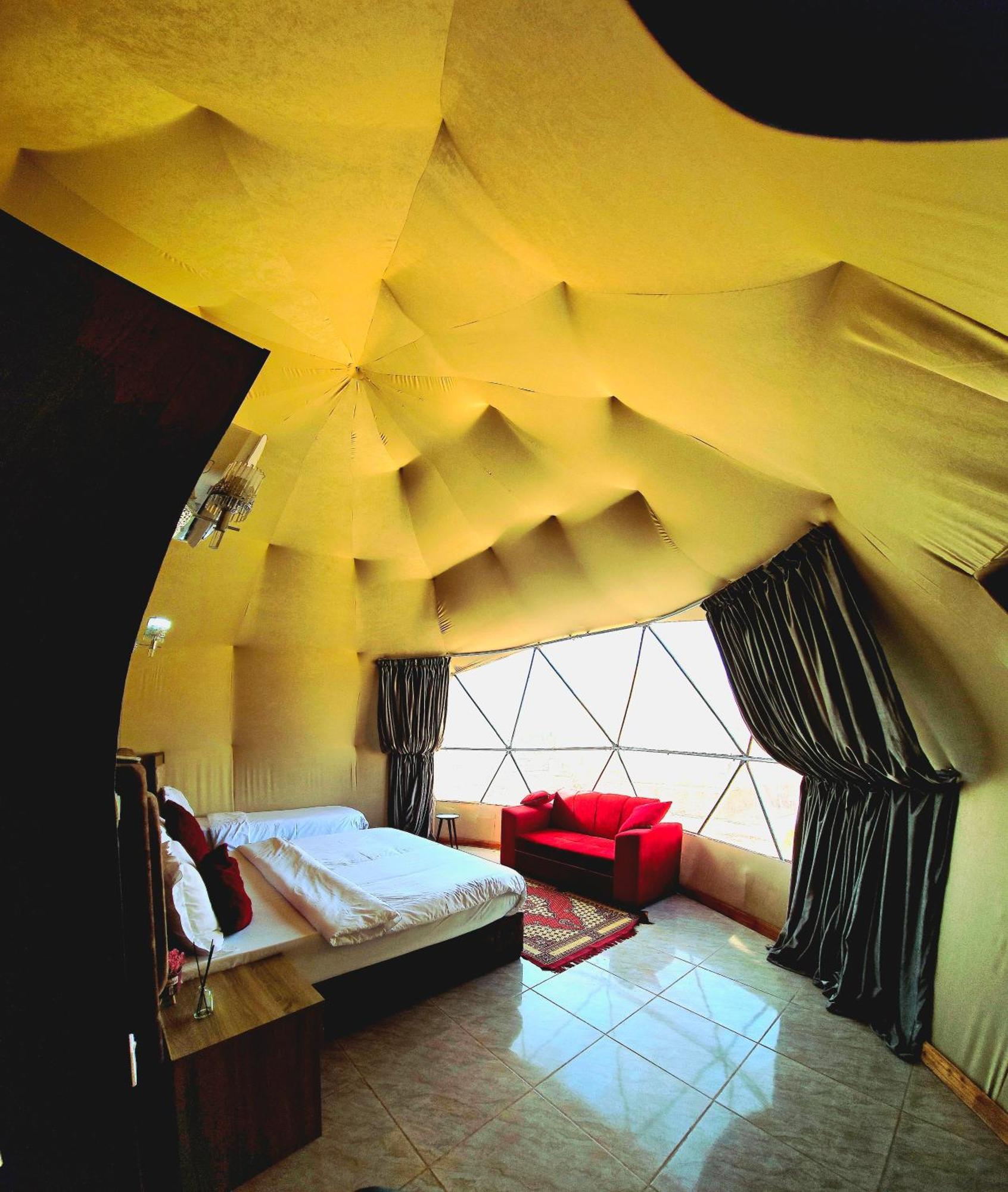 Bed and Breakfast Titanic Camp Wadi Rum Zewnętrze zdjęcie