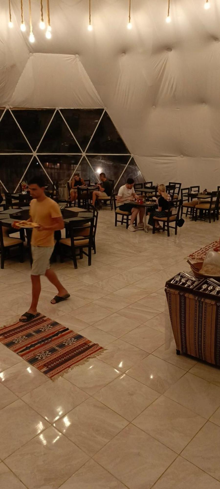 Bed and Breakfast Titanic Camp Wadi Rum Zewnętrze zdjęcie