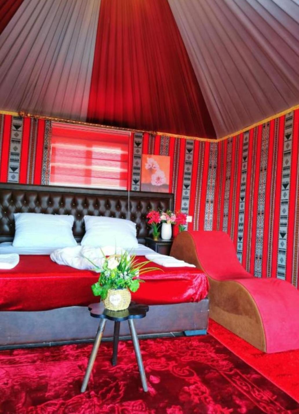 Bed and Breakfast Titanic Camp Wadi Rum Zewnętrze zdjęcie